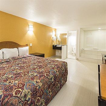 Hotel New Six Inn And Suites Houston