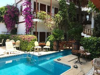 Hotel Karyatit