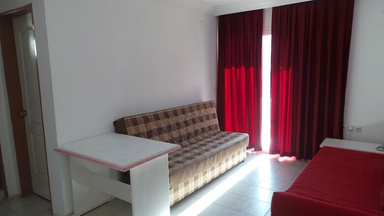 Aparthotel Family
