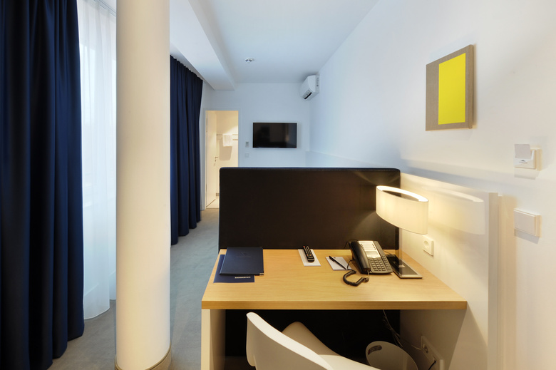 VI Vadi Hotel Bayer 89