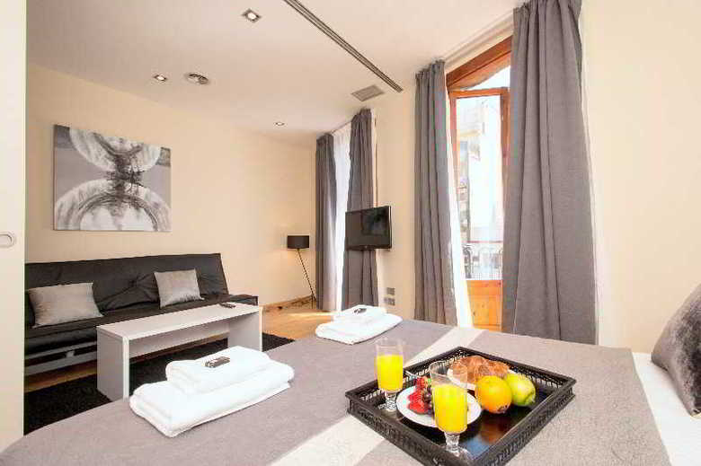 Plaza Espanya Apartments