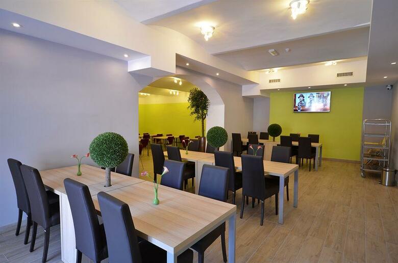 Emonec Hotel
