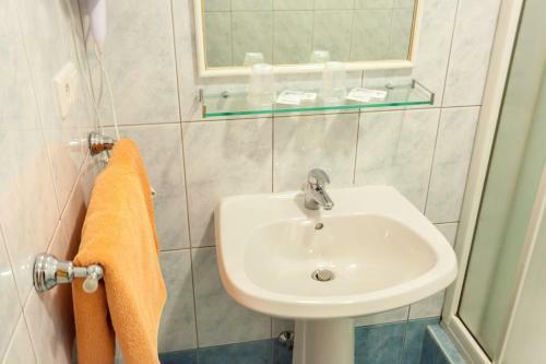 Hostal Guesthouse Villa Adria
