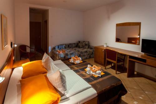 Hostal Guesthouse Villa Adria