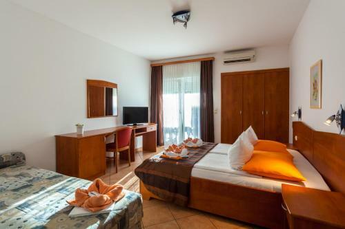Hostal Guesthouse Villa Adria