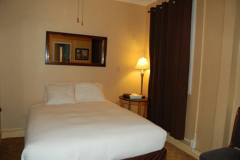 District Hotel