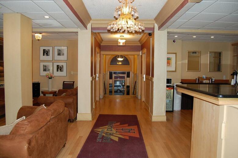 District Hotel