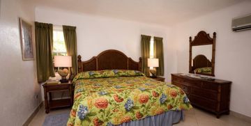 Southern Palms Hotel