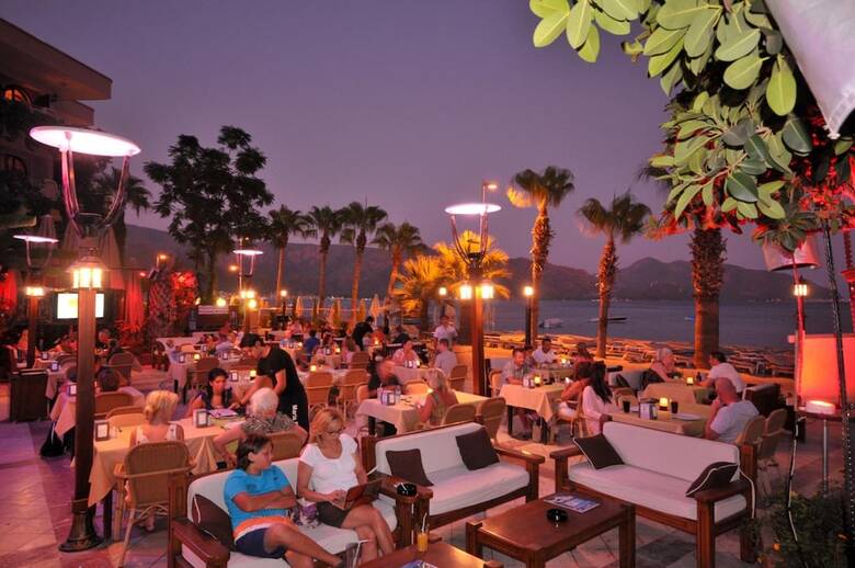 Maris Beach Hotel