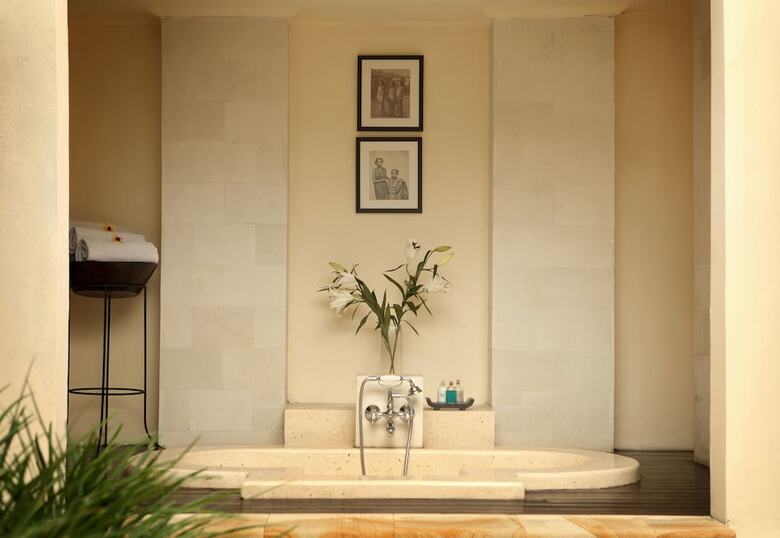 Ubud Village Hotel