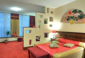 Red Royal Hotel