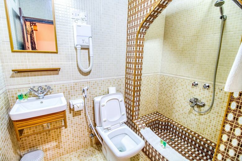 Tembo House Hotel