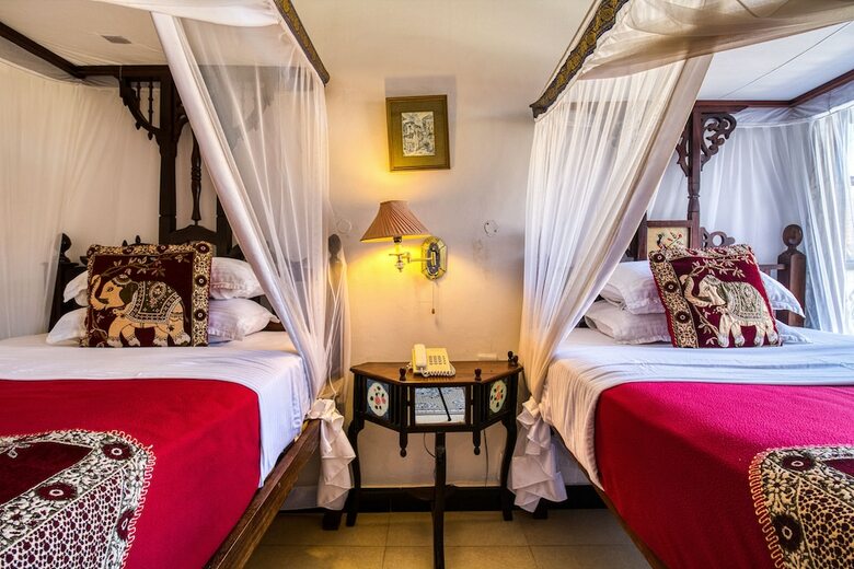 Tembo House Hotel