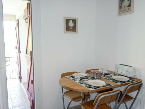 Two-bedroom Apartment R�sidence Aubanel 1