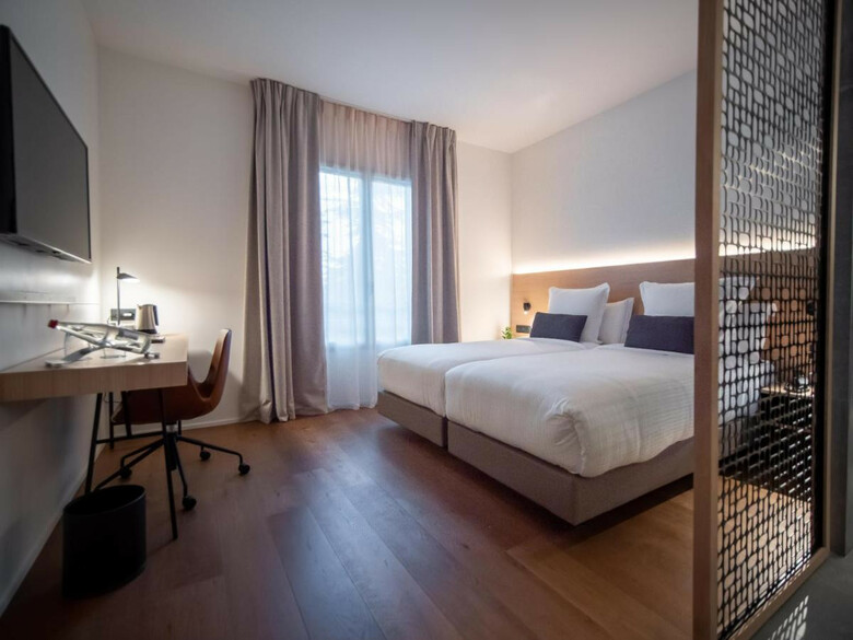 Paxton Spa Hotel Paris Mlv