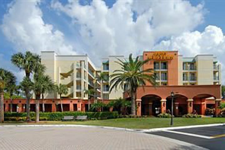 Best Western Deerfield Beach Hotel & Suites