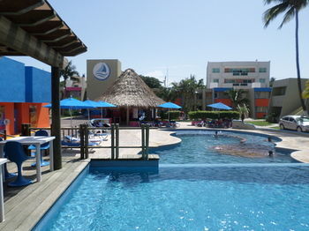 Suites Mediterr�neo Hotel