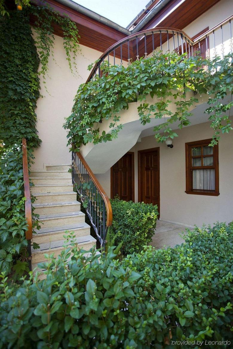 Mediterra Art Hotel