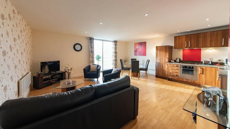 Spires Hotel (two Bedroom) 6 Pax