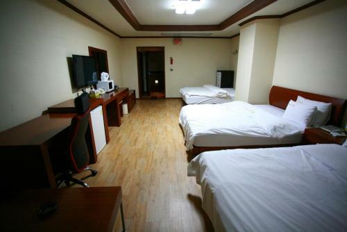 Gumi Metro Hotel