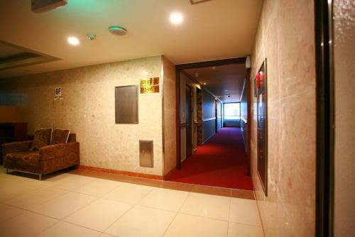 Gumi Metro Hotel