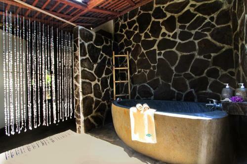 Villa Trevally