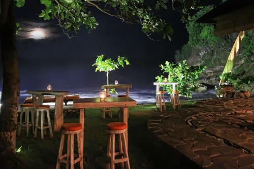 Villa Trevally