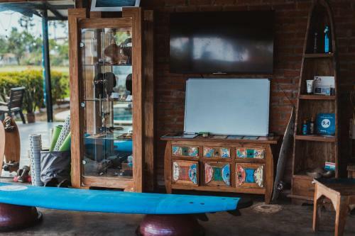 Hostal Big Brother Surf Inn