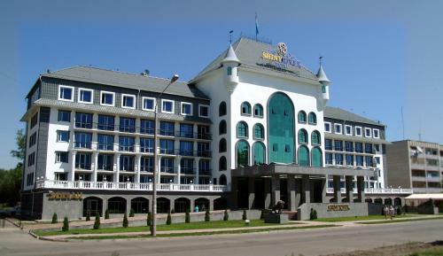 Shiny River Hotel