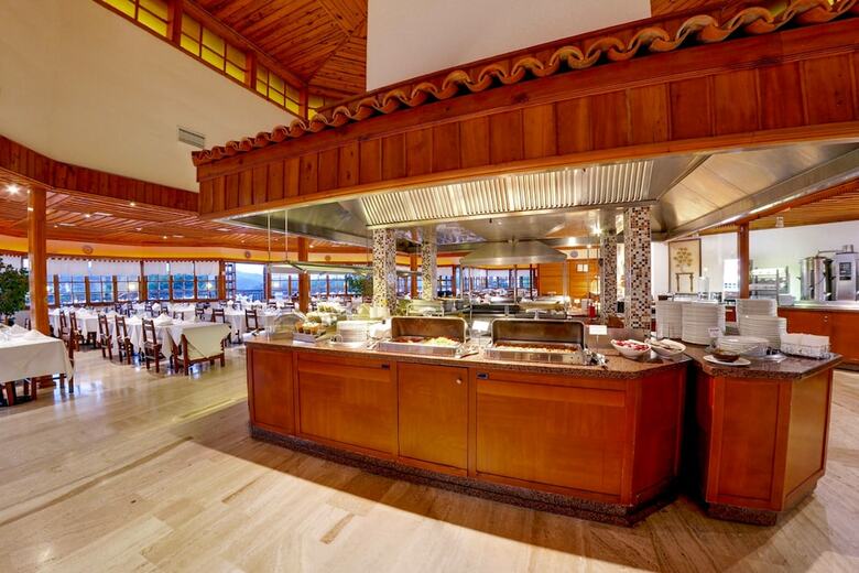 Hotel Montana Pine