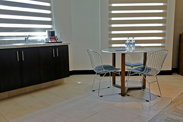 �urea Hotel And Suites