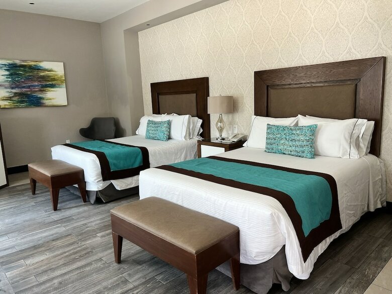 �urea Hotel And Suites