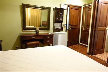 Hotel Platino (.)
