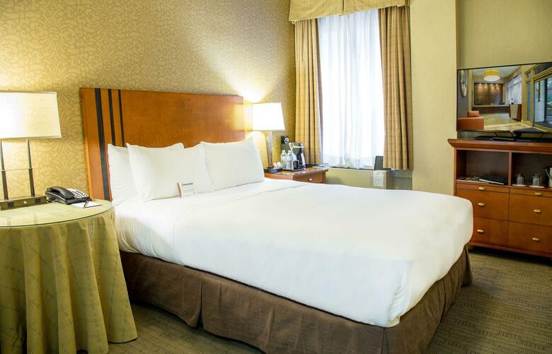 Executive Hotel Pacific