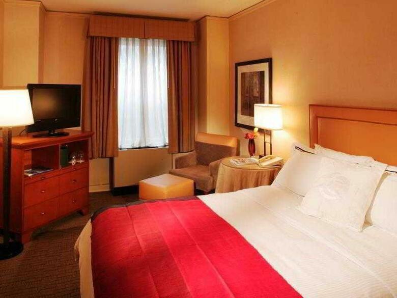 Executive Hotel Pacific