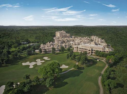 Hotel Itc Grand Bharat, A Luxury Collection Retreat.