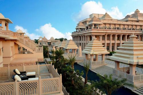 Hotel Itc Grand Bharat, A Luxury Collection Retreat.