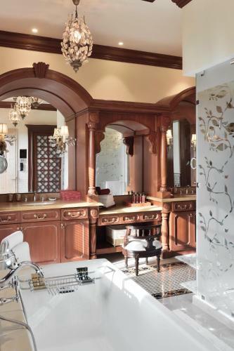 Hotel Itc Grand Bharat, A Luxury Collection Retreat.