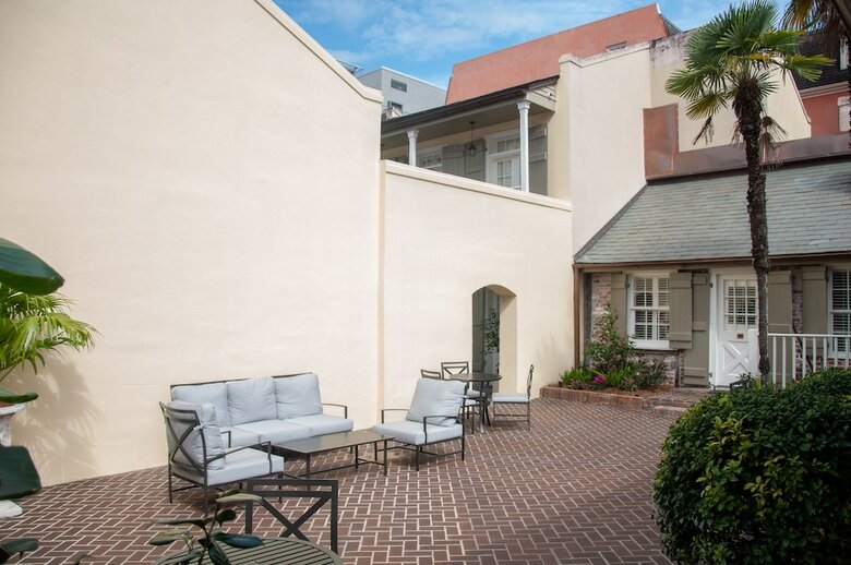 Dauphine Orleans Hotel