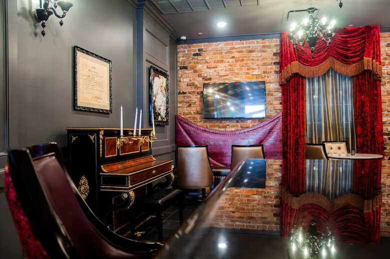 Dauphine Orleans Hotel