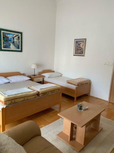 Hostal Pansion Bubalo