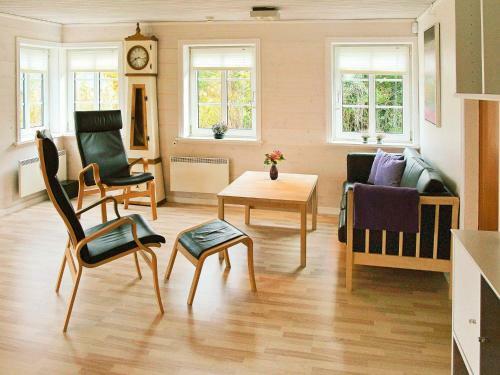 Three-bedroom Holiday Home In Allinge 9