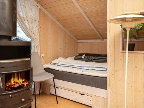 Three-bedroom Holiday Home In J�gerspris 1