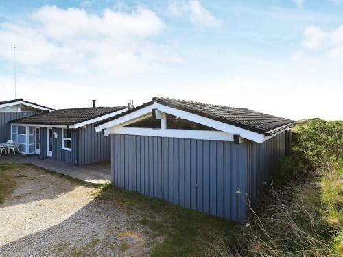 Three-bedroom Holiday Home In L�kken 60