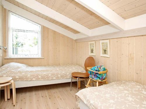 Three-bedroom Holiday Home In L�kken 52