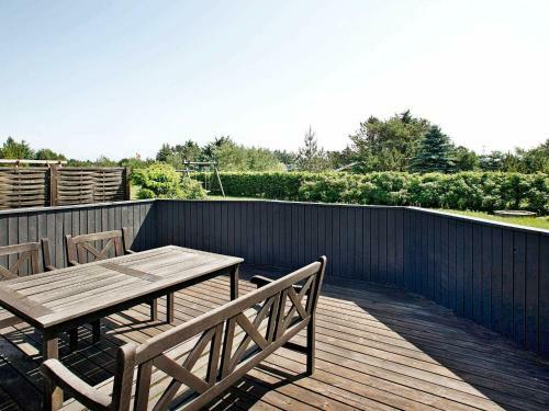 Three-bedroom Holiday Home In L�kken 41