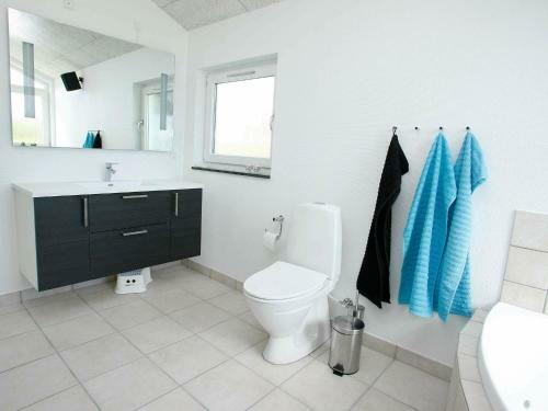 Three-bedroom Holiday Home In Hals 30