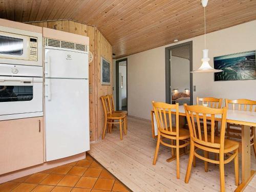 Two-bedroom Holiday Home In Hirtshals 2