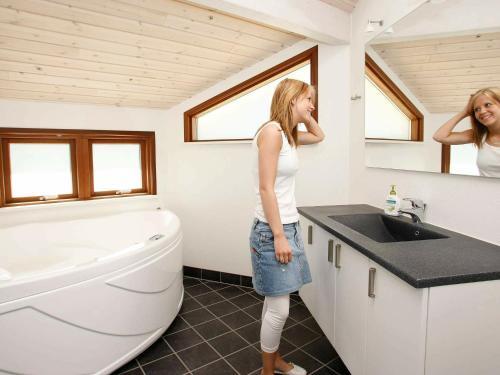 Three-bedroom Holiday Home In L�kken 23