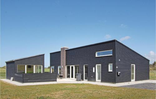 Three-bedroom Holiday Home L�kken With A Fireplace 07
